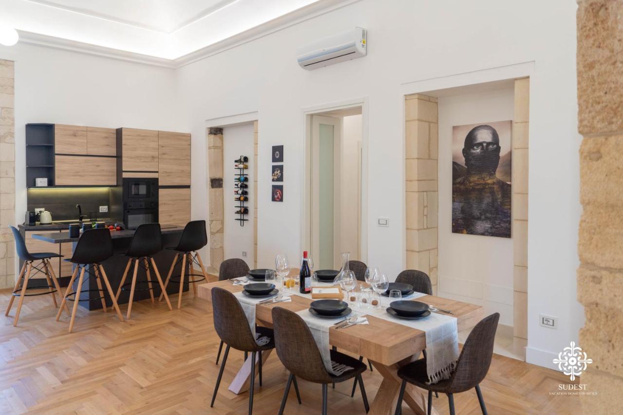 Residenza Dumah - Elegante Dimora In Centro Apartment Сиракуза Екстериор снимка