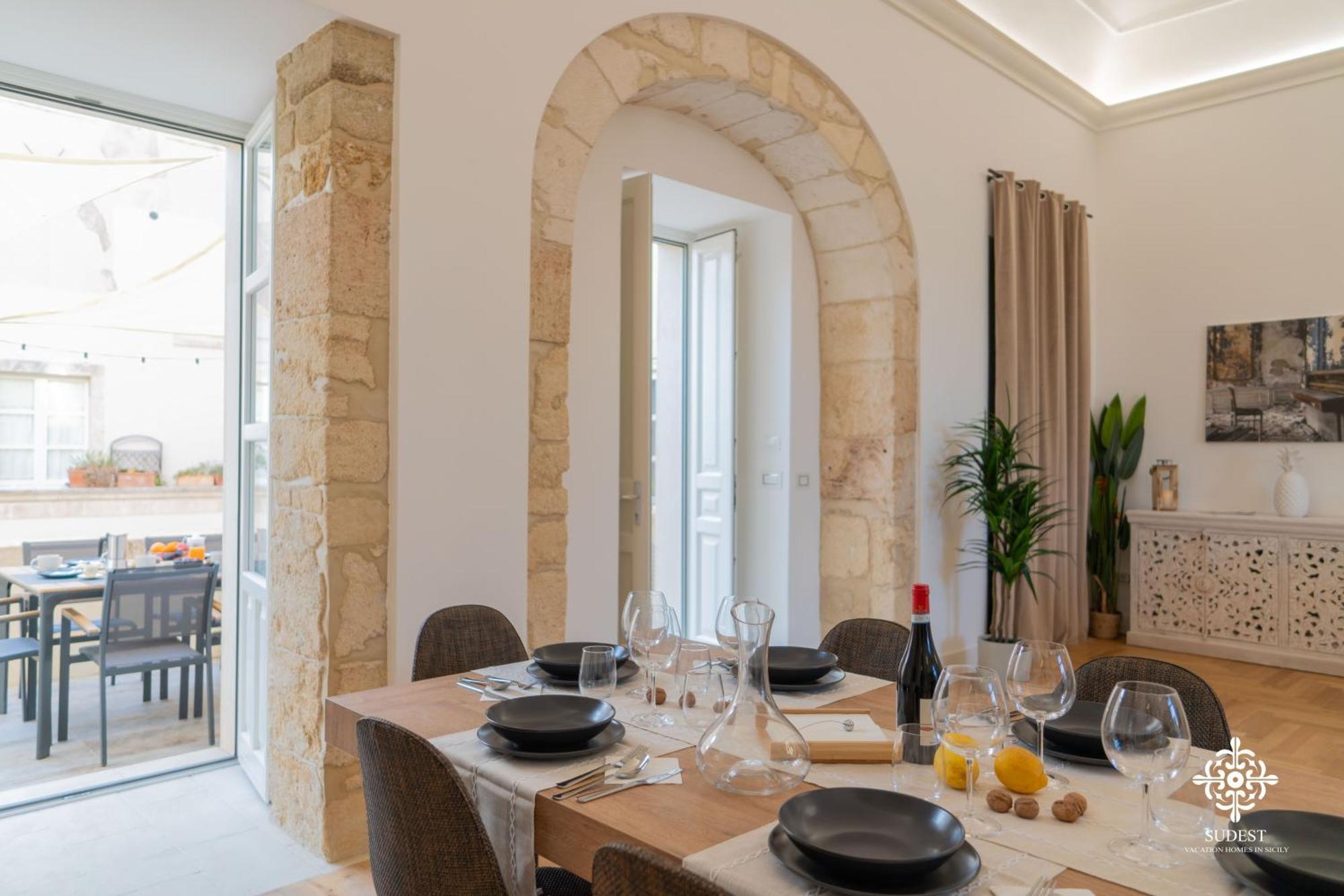 Residenza Dumah - Elegante Dimora In Centro Apartment Сиракуза Екстериор снимка