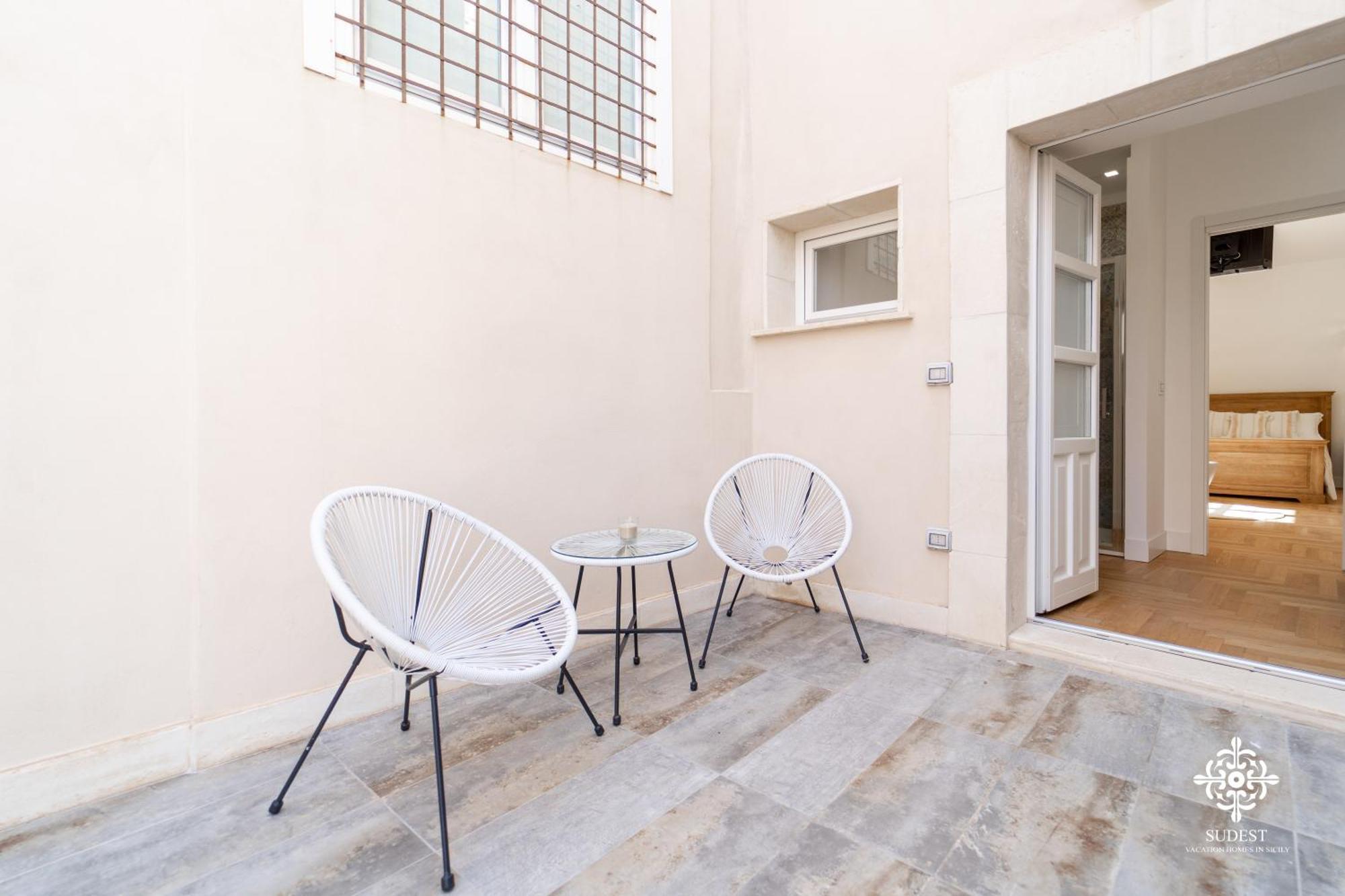 Residenza Dumah - Elegante Dimora In Centro Apartment Сиракуза Екстериор снимка