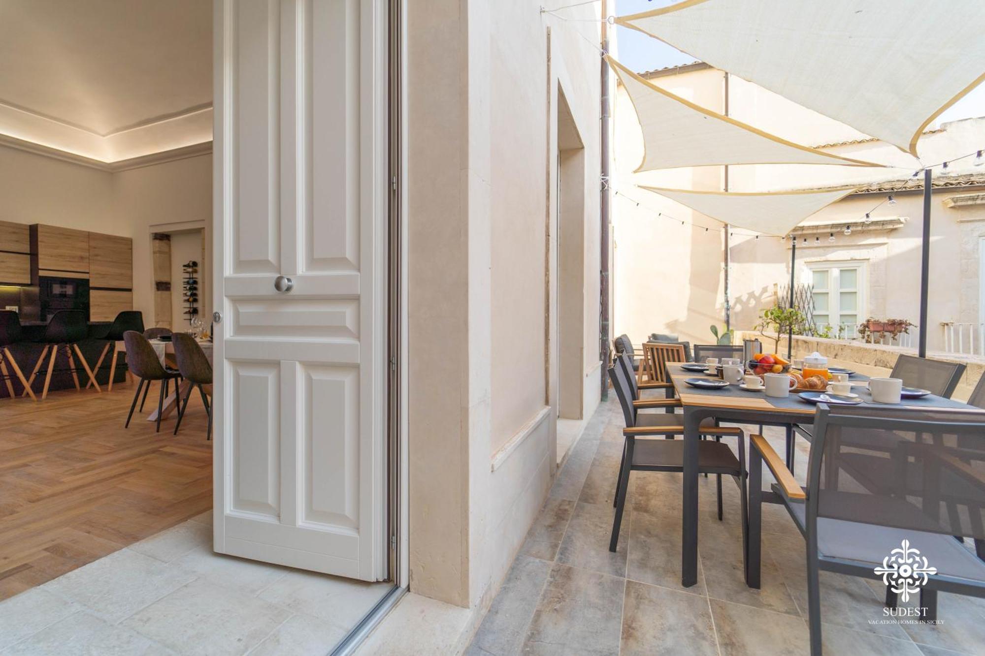 Residenza Dumah - Elegante Dimora In Centro Apartment Сиракуза Екстериор снимка