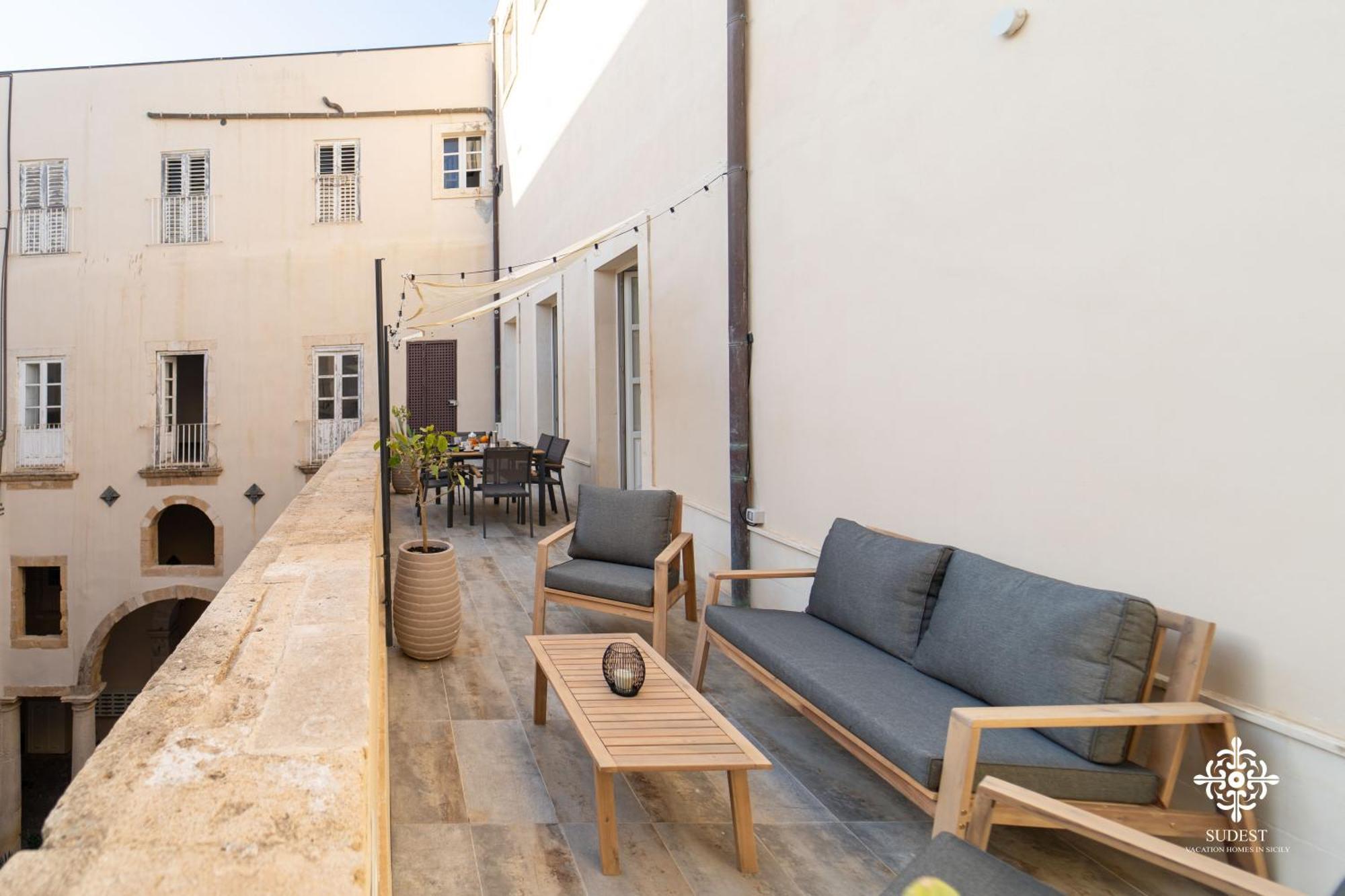 Residenza Dumah - Elegante Dimora In Centro Apartment Сиракуза Екстериор снимка