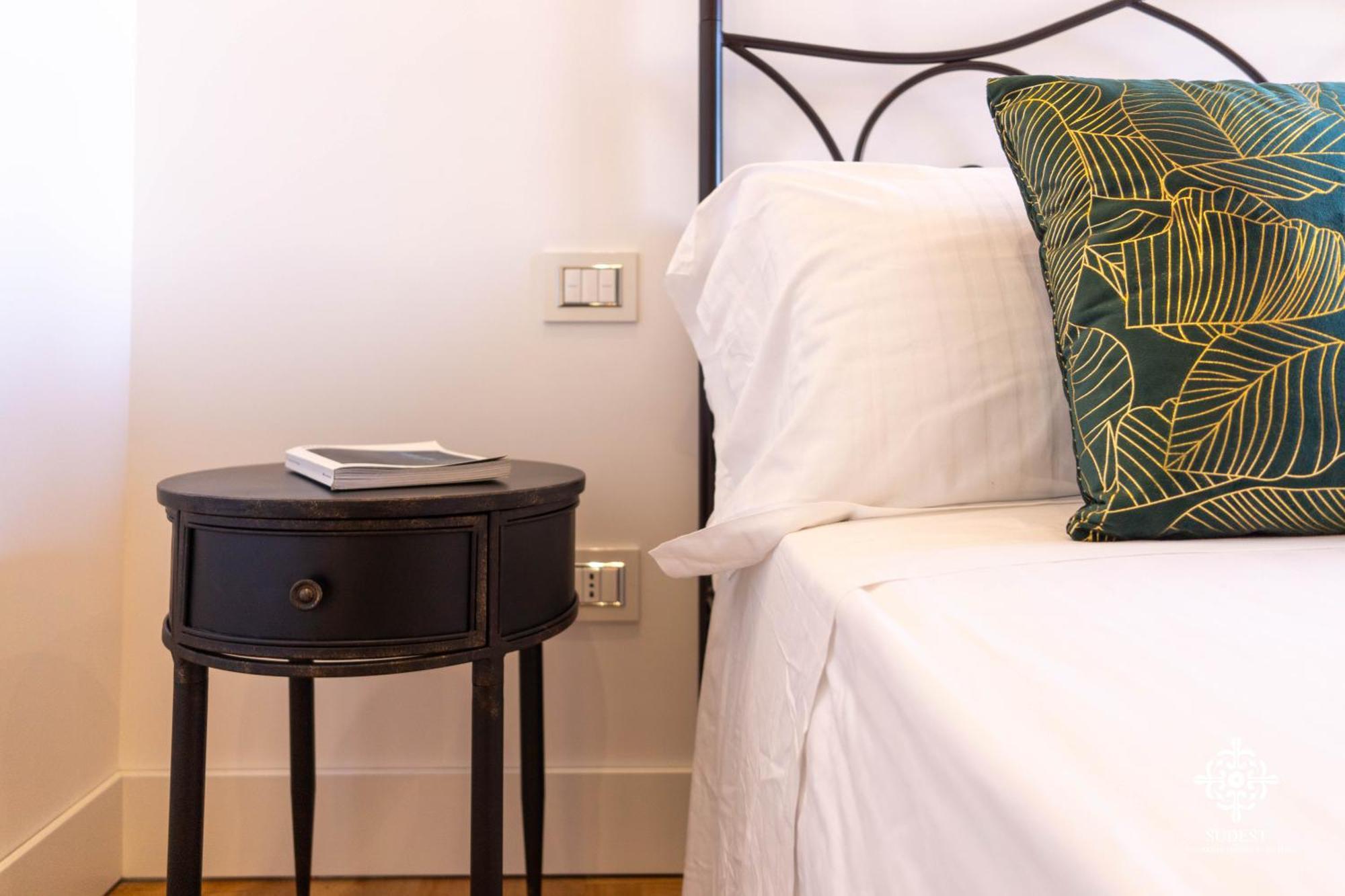 Residenza Dumah - Elegante Dimora In Centro Apartment Сиракуза Екстериор снимка