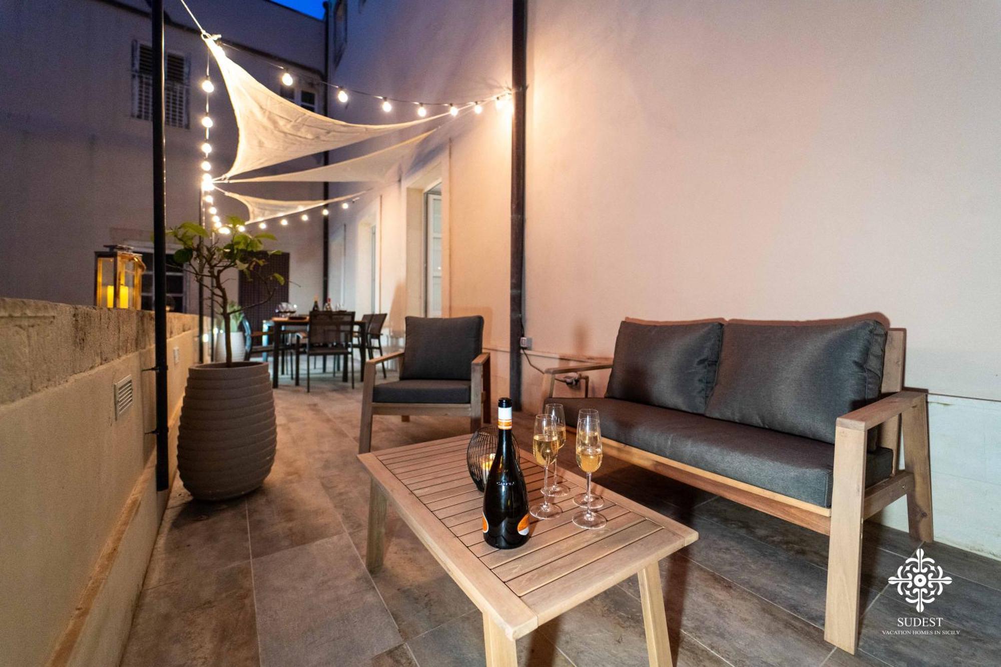 Residenza Dumah - Elegante Dimora In Centro Apartment Сиракуза Екстериор снимка